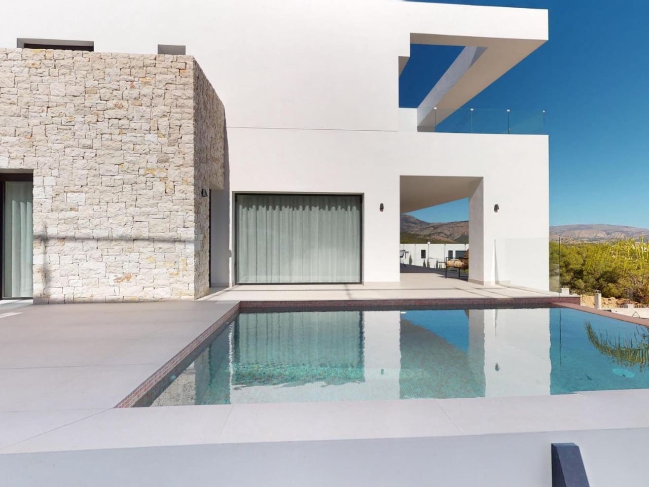 3 bedroom Villa for sale in Polop with pool - € 860,000 (Ref: 8577606)