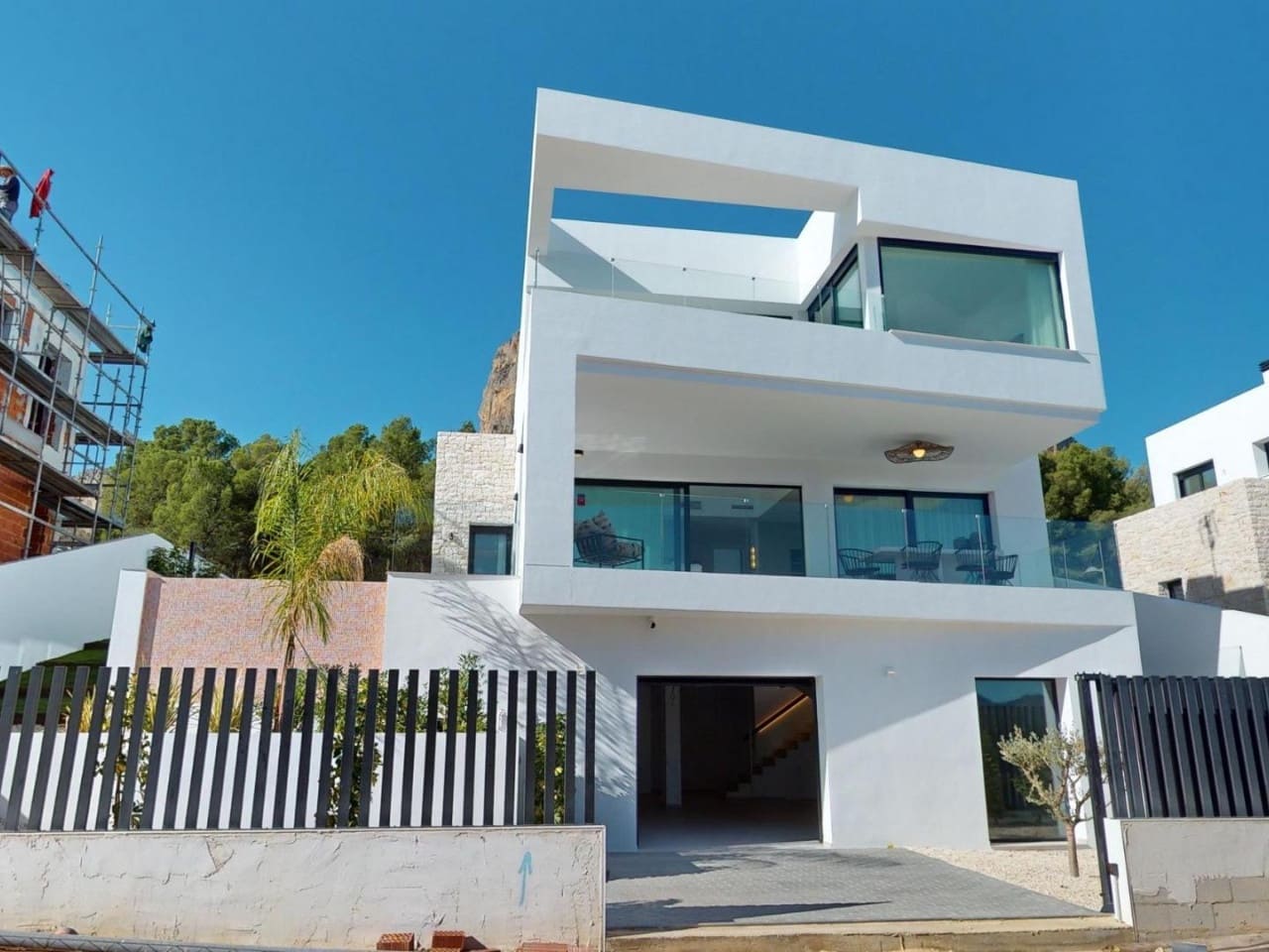 3 bedroom Villa for sale in Polop with pool - € 860,000 (Ref: 8577606)