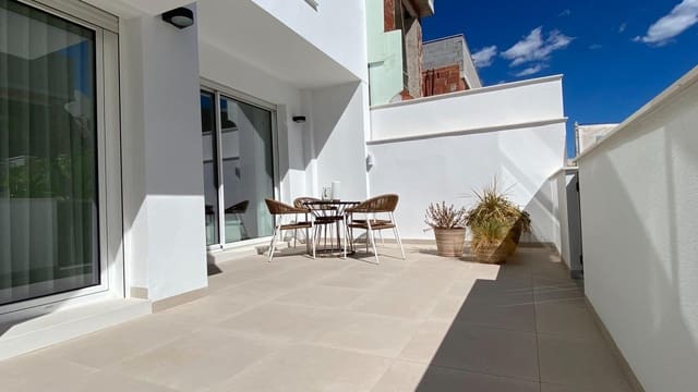 Chalet de 2 habitaciones en Pilar de la Horadada ciudad, Pilar de la Horadada en venta con piscina garaje - 304.900 € (Ref: 8579786)