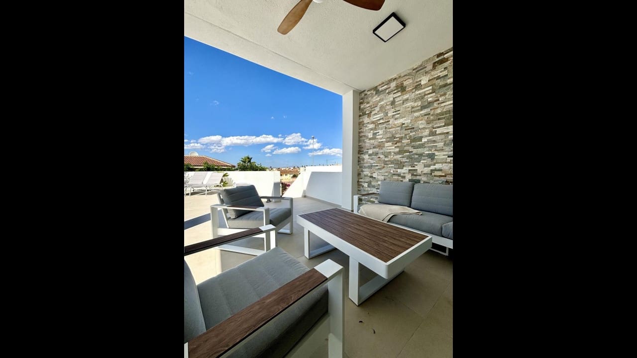 Chalet de 3 habitaciones en Benijófar en venta con piscina - 478.732 € (Ref: 8579838)