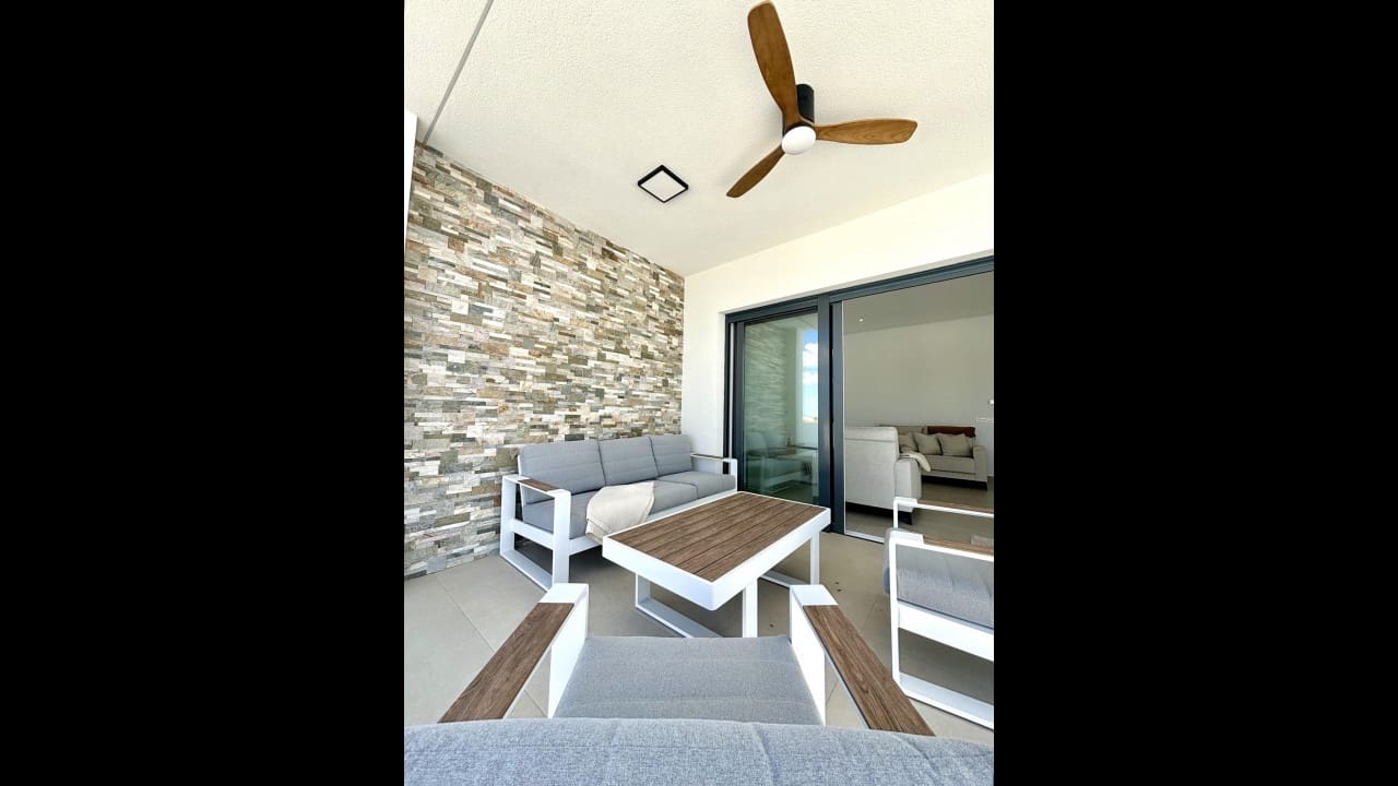 Chalet de 3 habitaciones en Benijófar en venta con piscina - 478.732 € (Ref: 8579838)