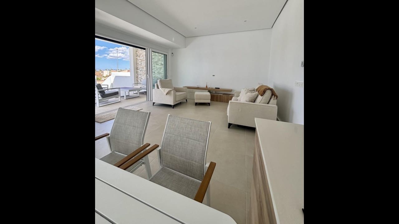 Chalet de 3 habitaciones en Benijófar en venta con piscina - 478.732 € (Ref: 8579838)