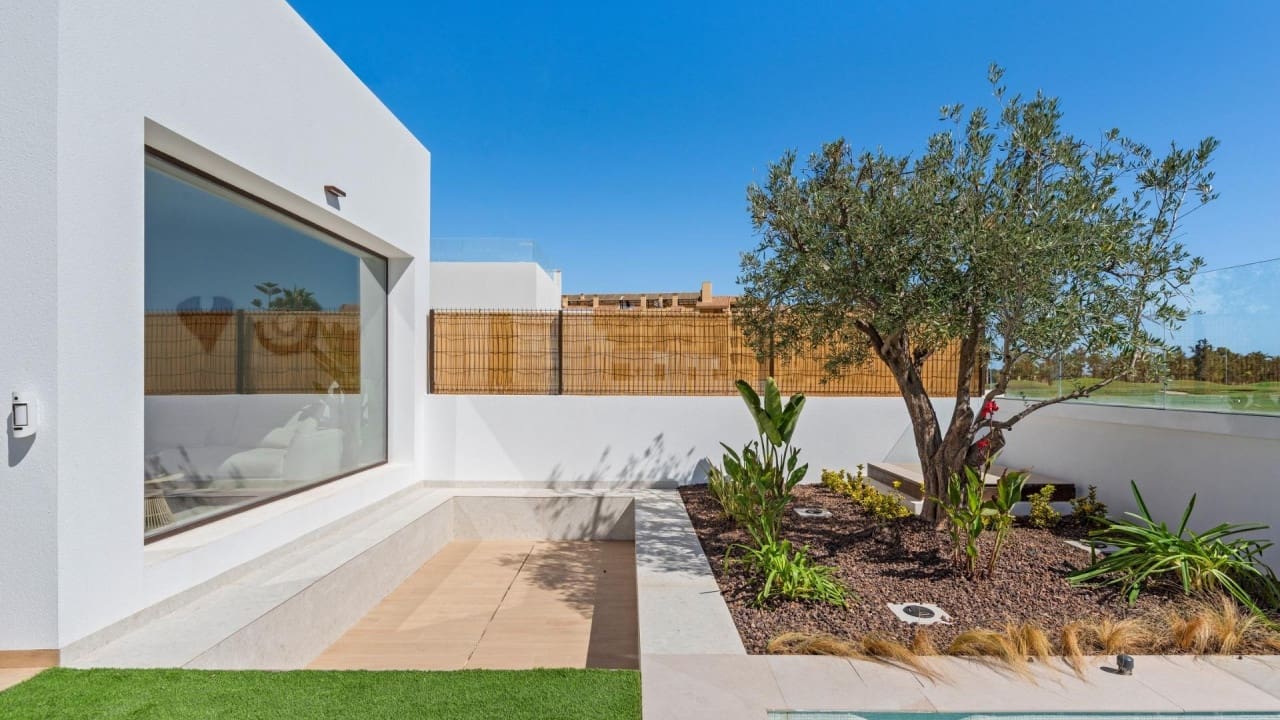 3 slaapkamer Villa te koop in Los Alcazares met zwembad garage - € 559.900 (Ref: 8584179)