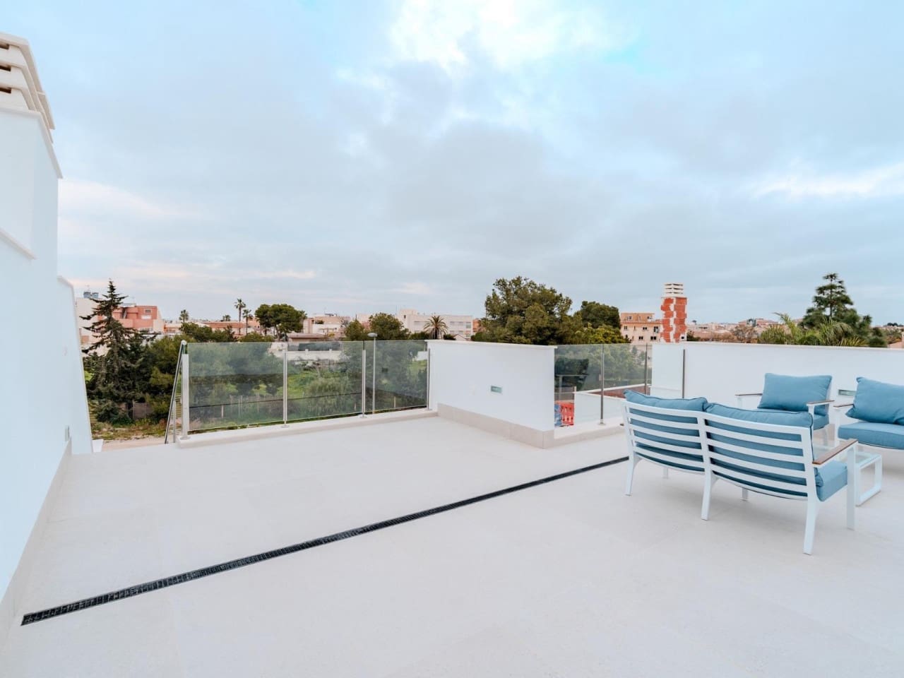 3 quarto Moradia para venda em Los Alcazares com piscina garagem - 467 000 € (Ref: 8584180)