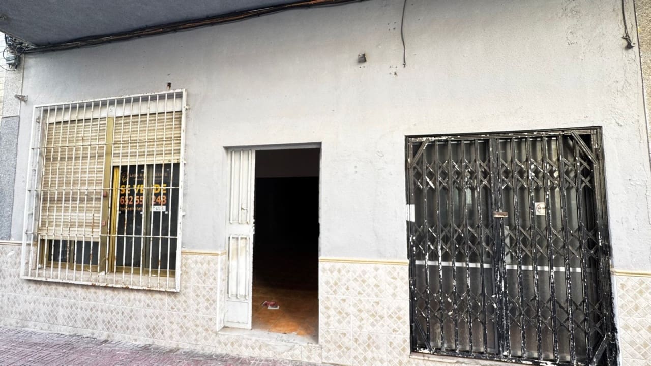 2 sovrum Kommersiell till salu i Torrevieja - 150 000 € (Ref: 8588289)