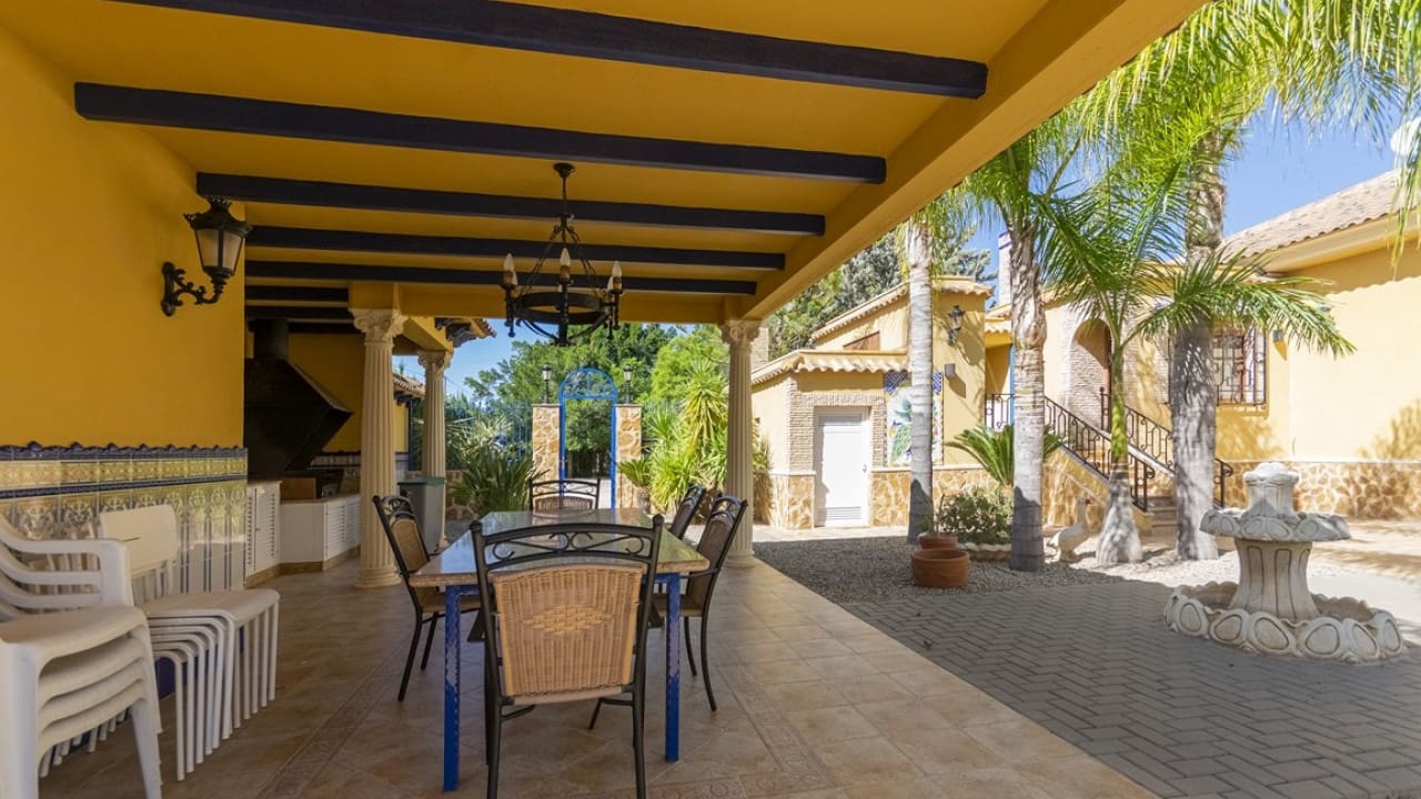 5 makuuhuone Maalaistalo myytävänä paikassa Orihuela mukana uima-altaan - 800 000 € (Ref: 8588290)