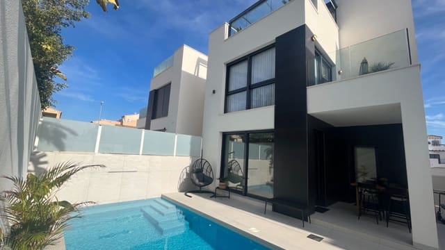 4 soveværelse Villa til salg i Punta Prima, Torrevieja med swimmingpool garage - € 599.000 (Ref: 8598079)