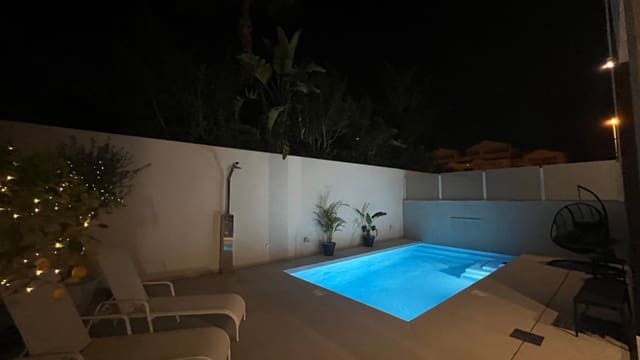 4 soveværelse Villa til salg i Punta Prima, Torrevieja med swimmingpool garage - € 599.000 (Ref: 8598079)