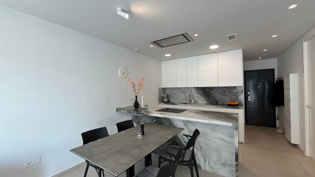 4 soverom Villa til salgs i Punta Prima med svømmebasseng garasje - € 599 000 (Ref: 8598079)