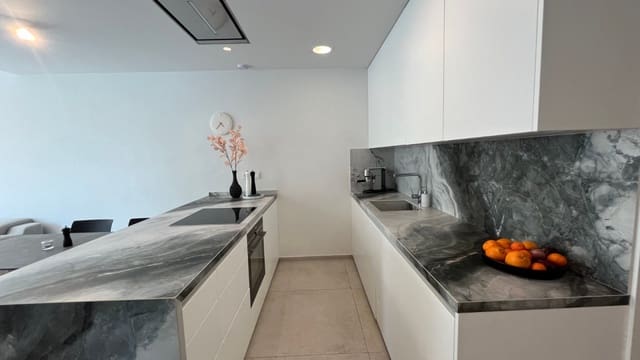 4 soveværelse Villa til salg i Punta Prima, Torrevieja med swimmingpool garage - € 599.000 (Ref: 8598079)