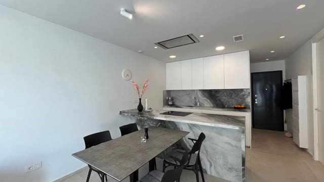 4 soveværelse Villa til salg i Punta Prima, Torrevieja med swimmingpool garage - € 599.000 (Ref: 8598079)