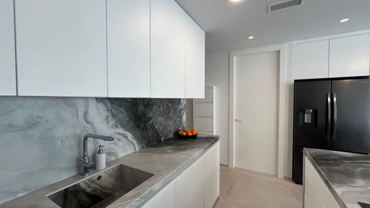 4 soverom Villa til salgs i Punta Prima med svømmebasseng garasje - € 599 000 (Ref: 8598079)