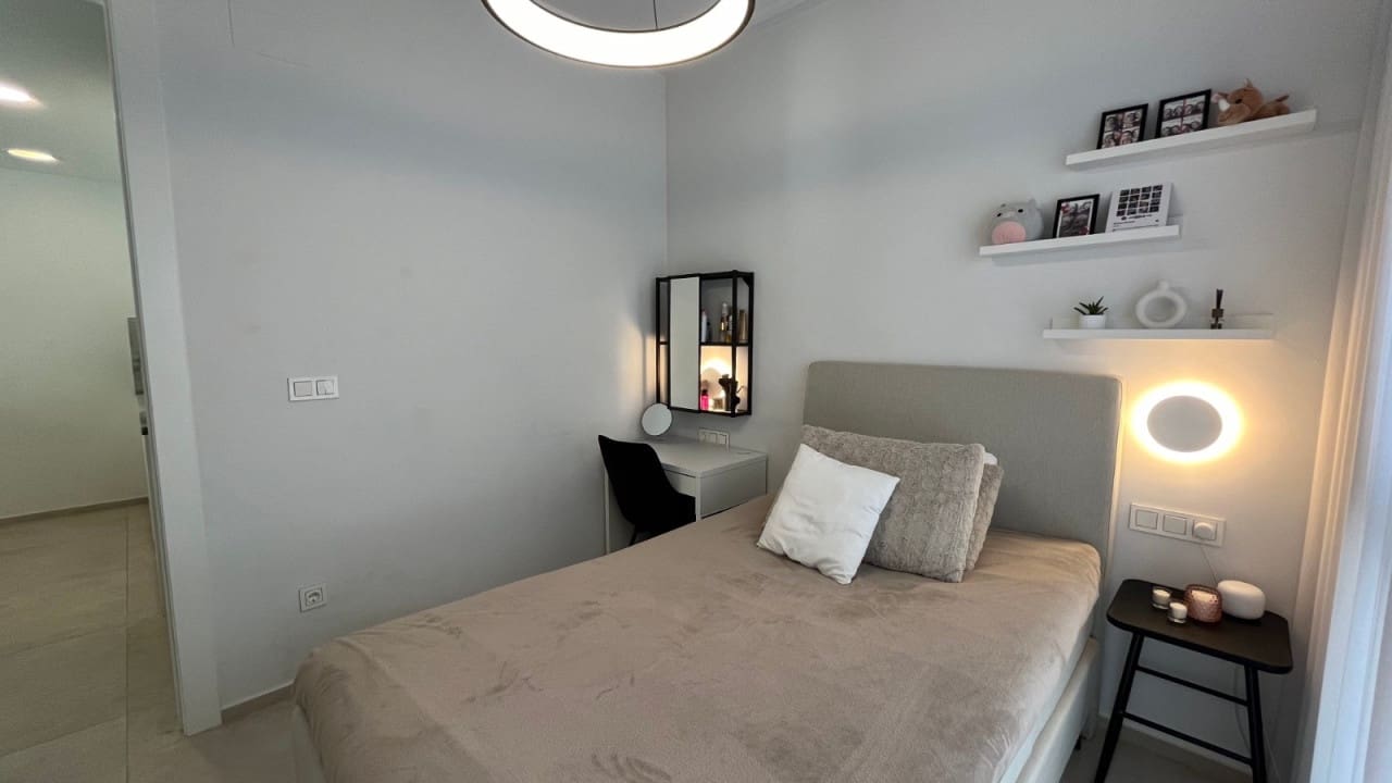 4 soverom Villa til salgs i Punta Prima med svømmebasseng garasje - € 599 000 (Ref: 8598079)