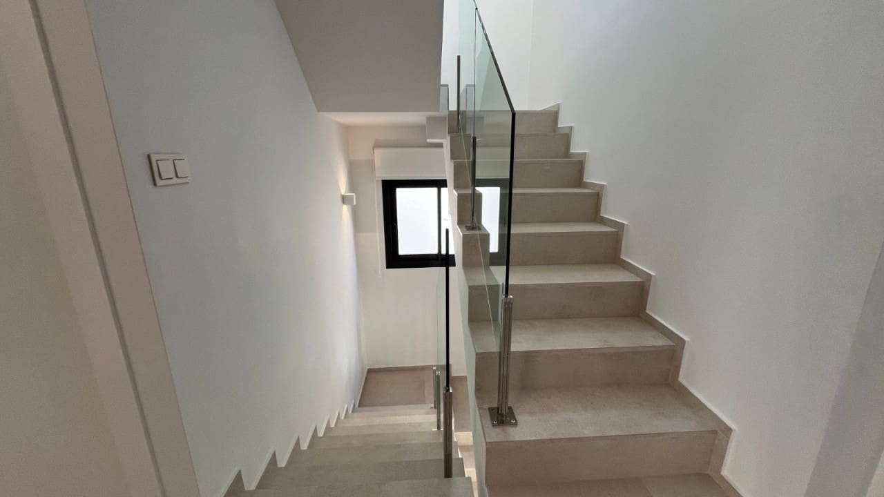 4 soverom Villa til salgs i Punta Prima med svømmebasseng garasje - € 599 000 (Ref: 8598079)