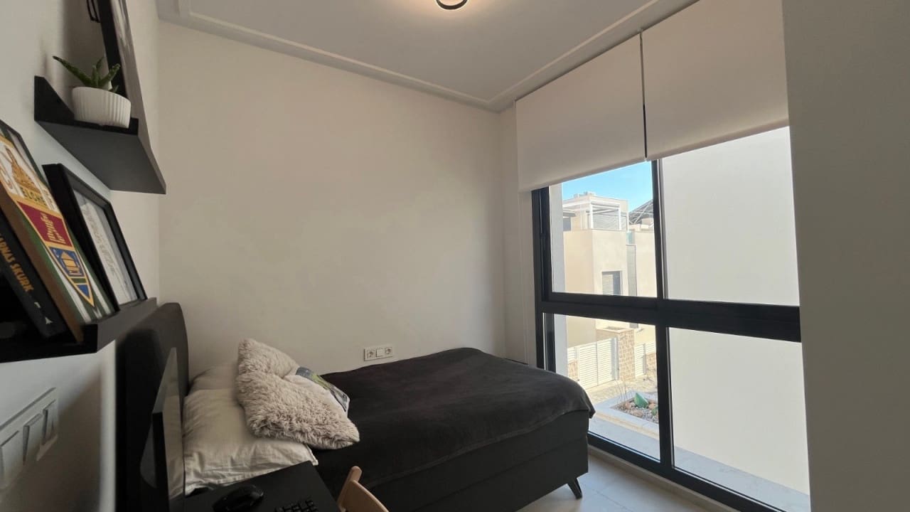 4 soverom Villa til salgs i Punta Prima med svømmebasseng garasje - € 599 000 (Ref: 8598079)