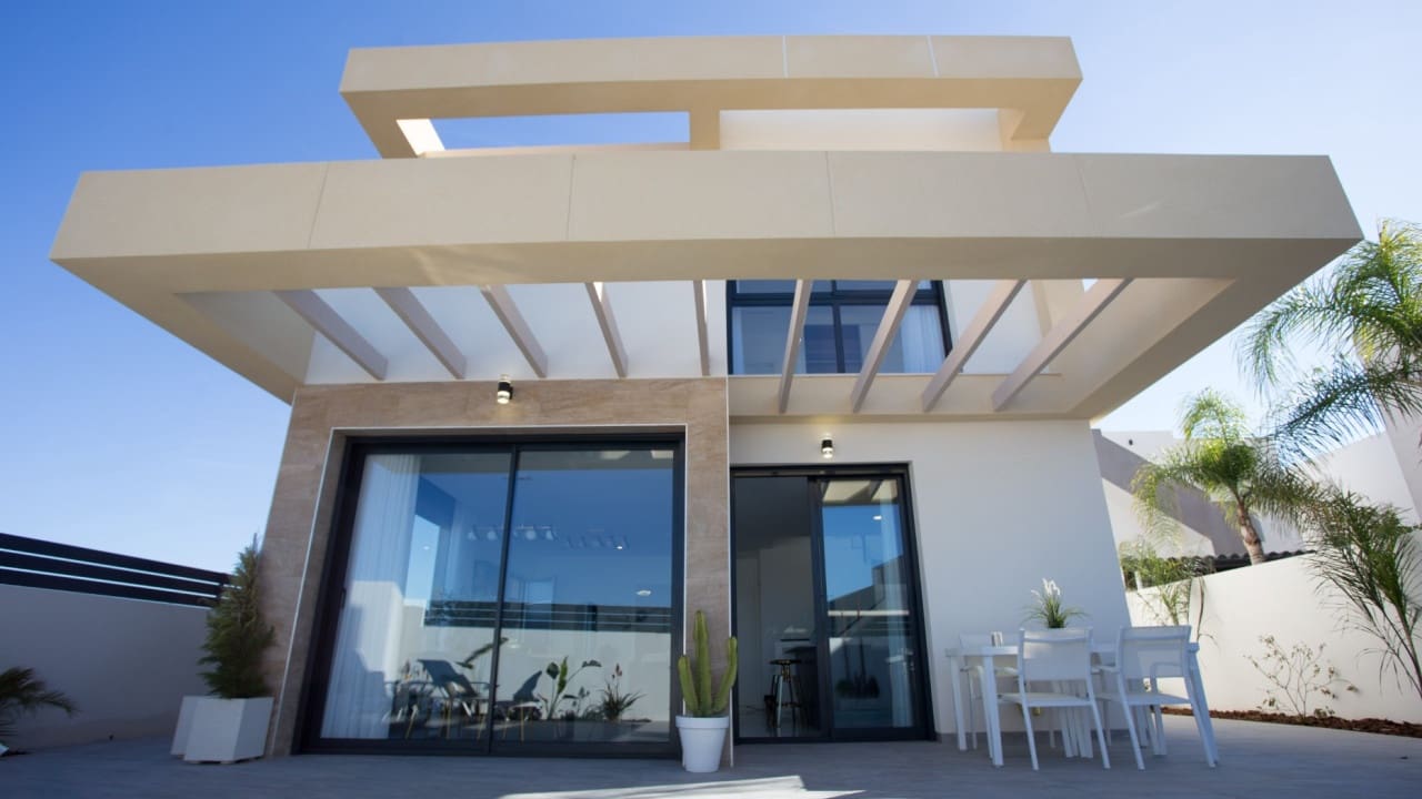 3 makuuhuone Huvila myytävänä paikassa Los Montesinos mukana uima-altaan 
autotalli - 405 900 € (Ref: 8600808)