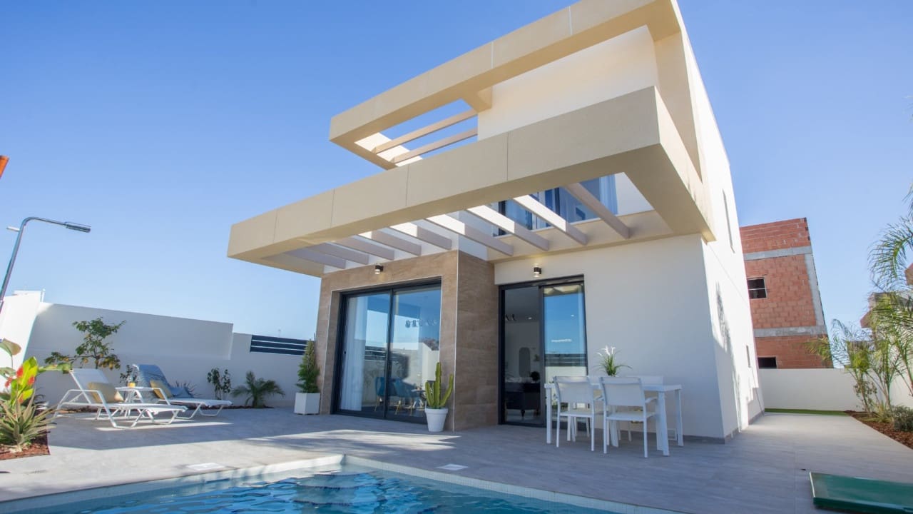 3 makuuhuone Huvila myytävänä paikassa Los Montesinos mukana uima-altaan 
autotalli - 405 900 € (Ref: 8600808)