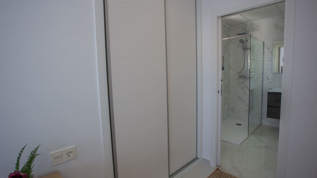 3 makuuhuone Huvila myytävänä paikassa Los Montesinos mukana uima-altaan 
autotalli - 405 900 € (Ref: 8600808)