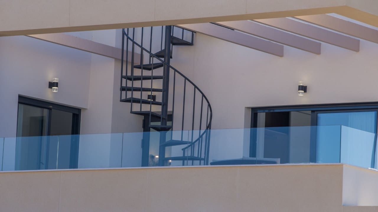 3 makuuhuone Huvila myytävänä paikassa Los Montesinos mukana uima-altaan 
autotalli - 405 900 € (Ref: 8600808)