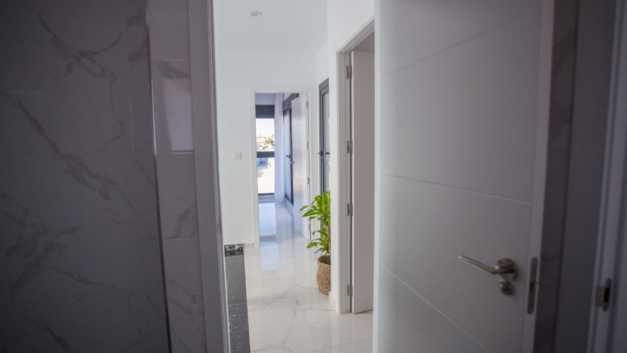 3 makuuhuone Huvila myytävänä paikassa Los Montesinos mukana uima-altaan 
autotalli - 405 900 € (Ref: 8600808)