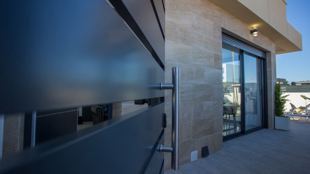 3 makuuhuone Huvila myytävänä paikassa Los Montesinos mukana uima-altaan 
autotalli - 405 900 € (Ref: 8600808)