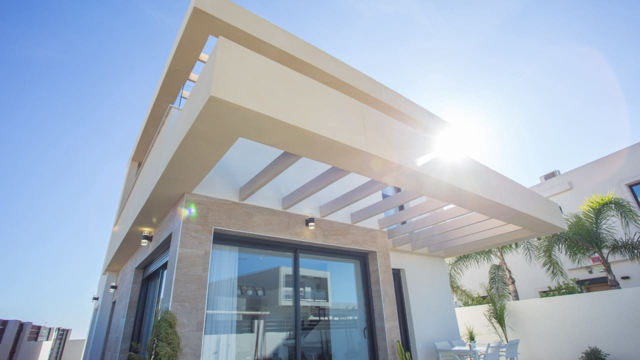 3 makuuhuone Huvila myytävänä paikassa Los Montesinos mukana uima-altaan 
autotalli - 405 900 € (Ref: 8600808)