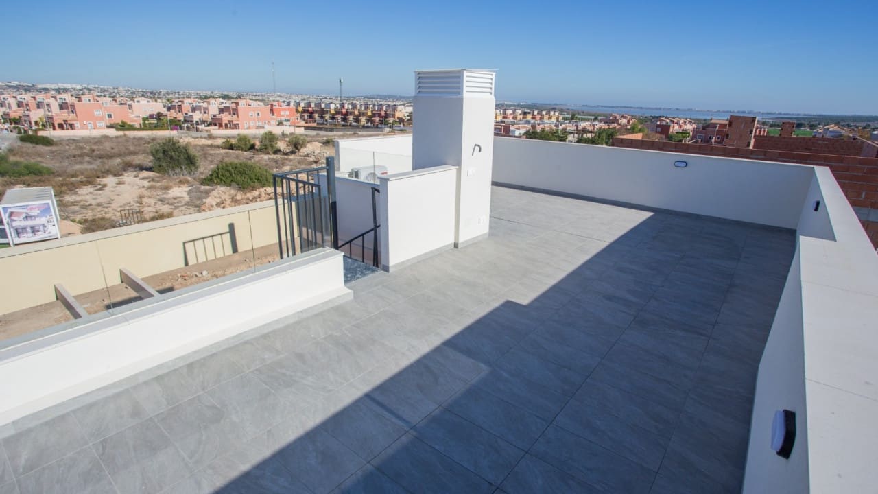 3 makuuhuone Huvila myytävänä paikassa Los Montesinos mukana uima-altaan 
autotalli - 405 900 € (Ref: 8600808)