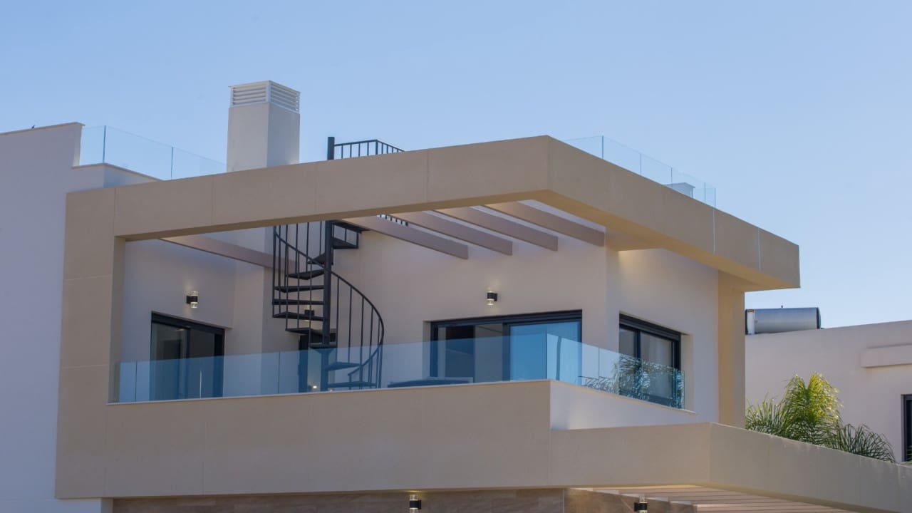 3 makuuhuone Huvila myytävänä paikassa Los Montesinos mukana uima-altaan 
autotalli - 405 900 € (Ref: 8600808)