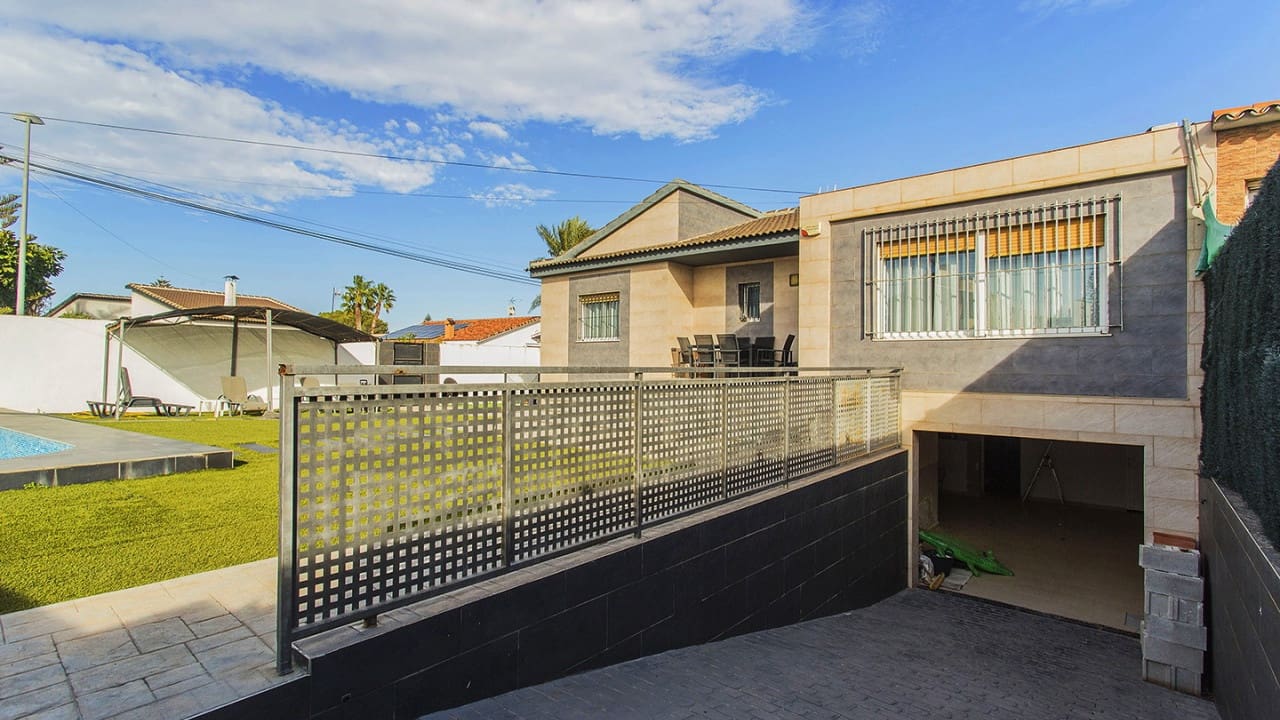 3 slaapkamer Villa te koop in Los Balcones met zwembad garage - € 380.000 (Ref: 8611459)