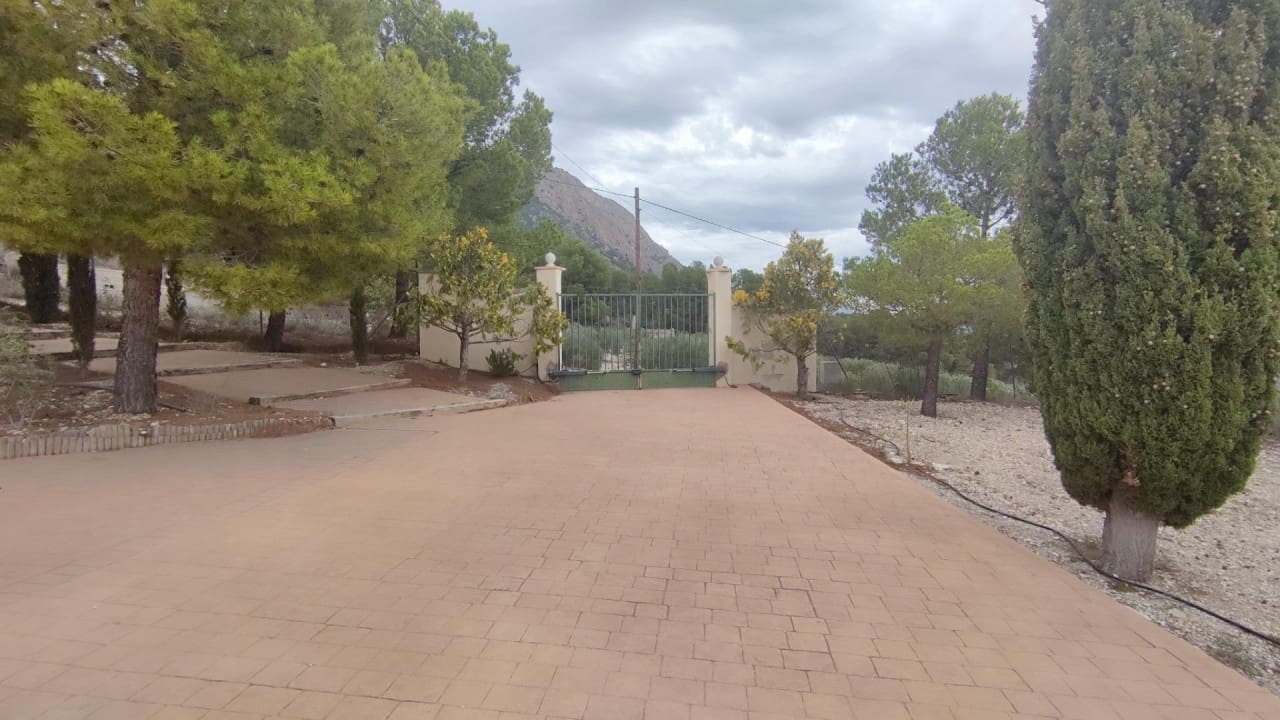 4 makuuhuone Maalaistalo myytävänä paikassa Tibi - 320 000 € (Ref: 8612411)