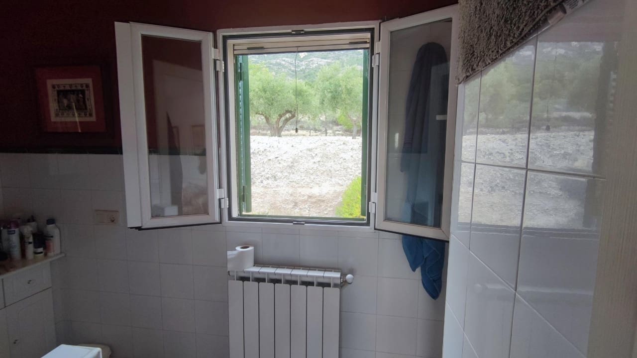 4 makuuhuone Maalaistalo myytävänä paikassa Tibi - 320 000 € (Ref: 8612411)