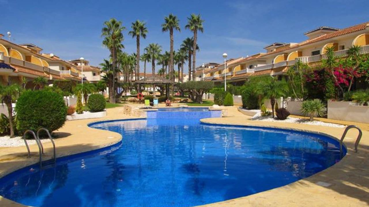 2 chambre Villa/Maison à vendre à Ciudad Quesada avec piscine - 230 000 € (Ref: 8613565)