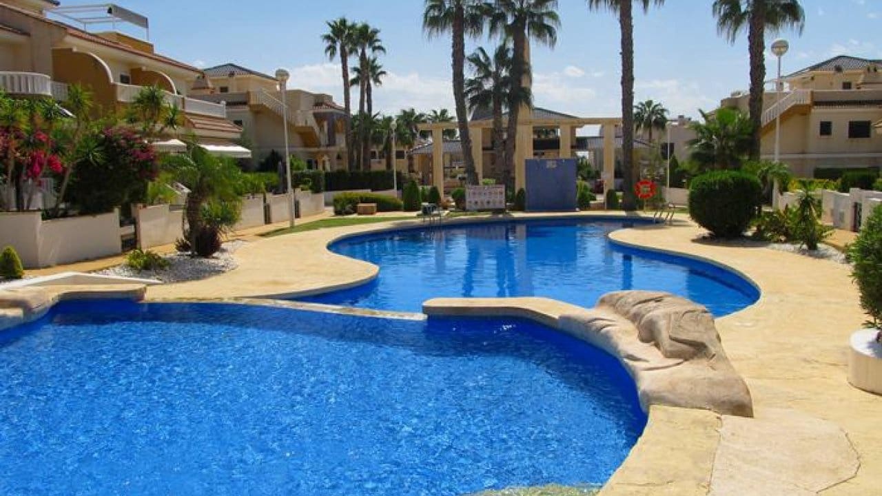 2 chambre Villa/Maison à vendre à Ciudad Quesada avec piscine - 230 000 € (Ref: 8613565)