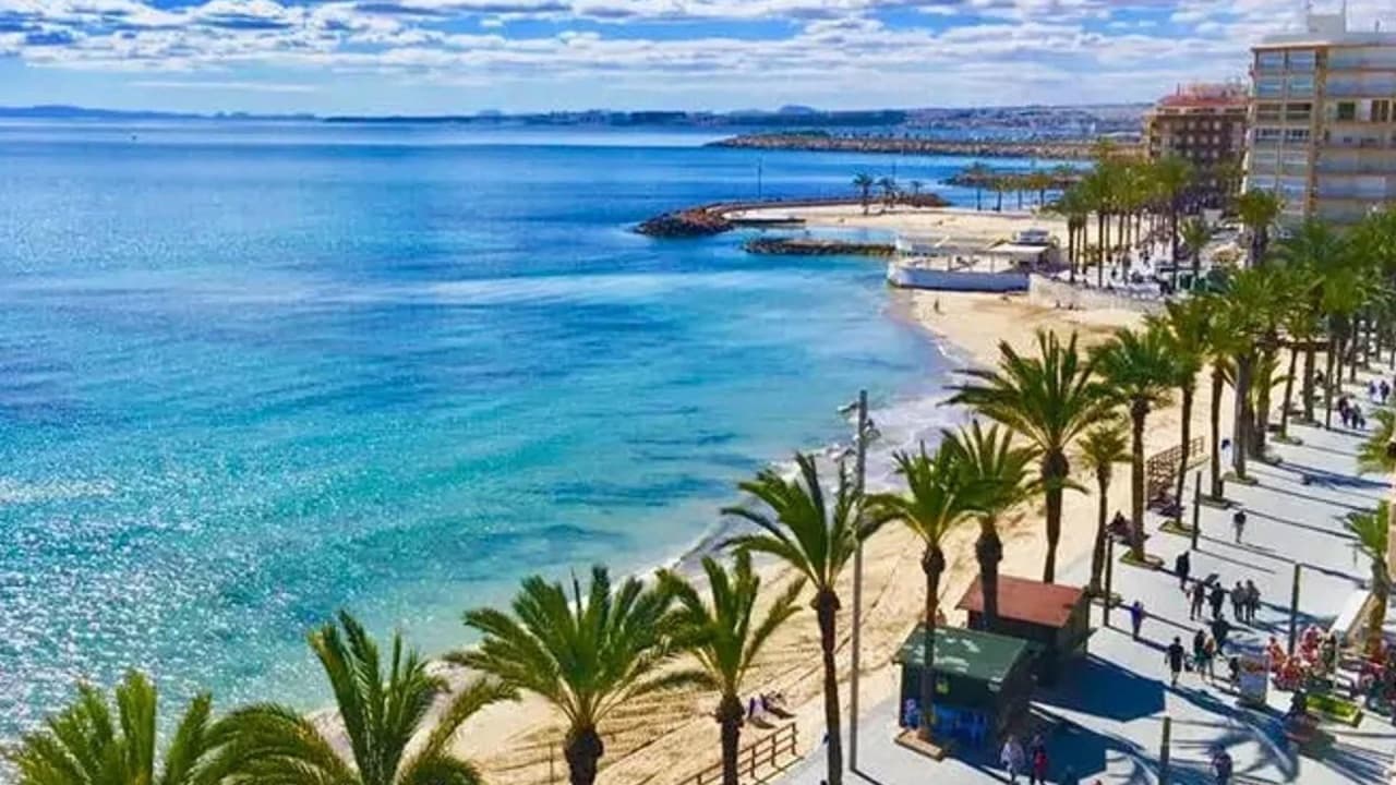 3 Zimmer Apartment zu verkaufen in Torrevieja mit Pool - 464.000 € (Ref: 8616700)