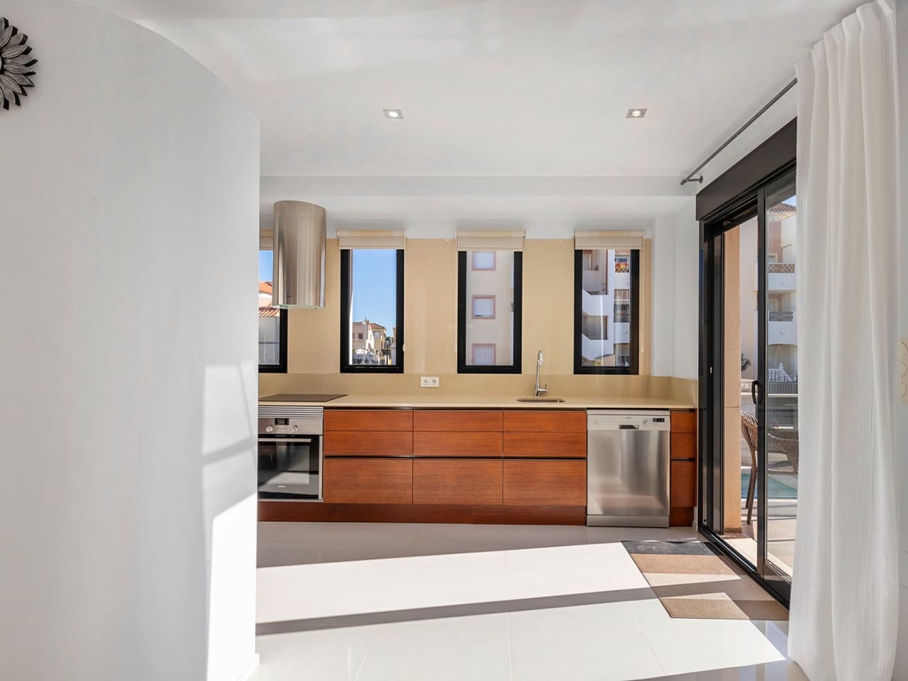 5 makuuhuone Huvila myytävänä paikassa Orihuela Costa mukana uima-altaan - 950 000 € (Ref: 8616705)