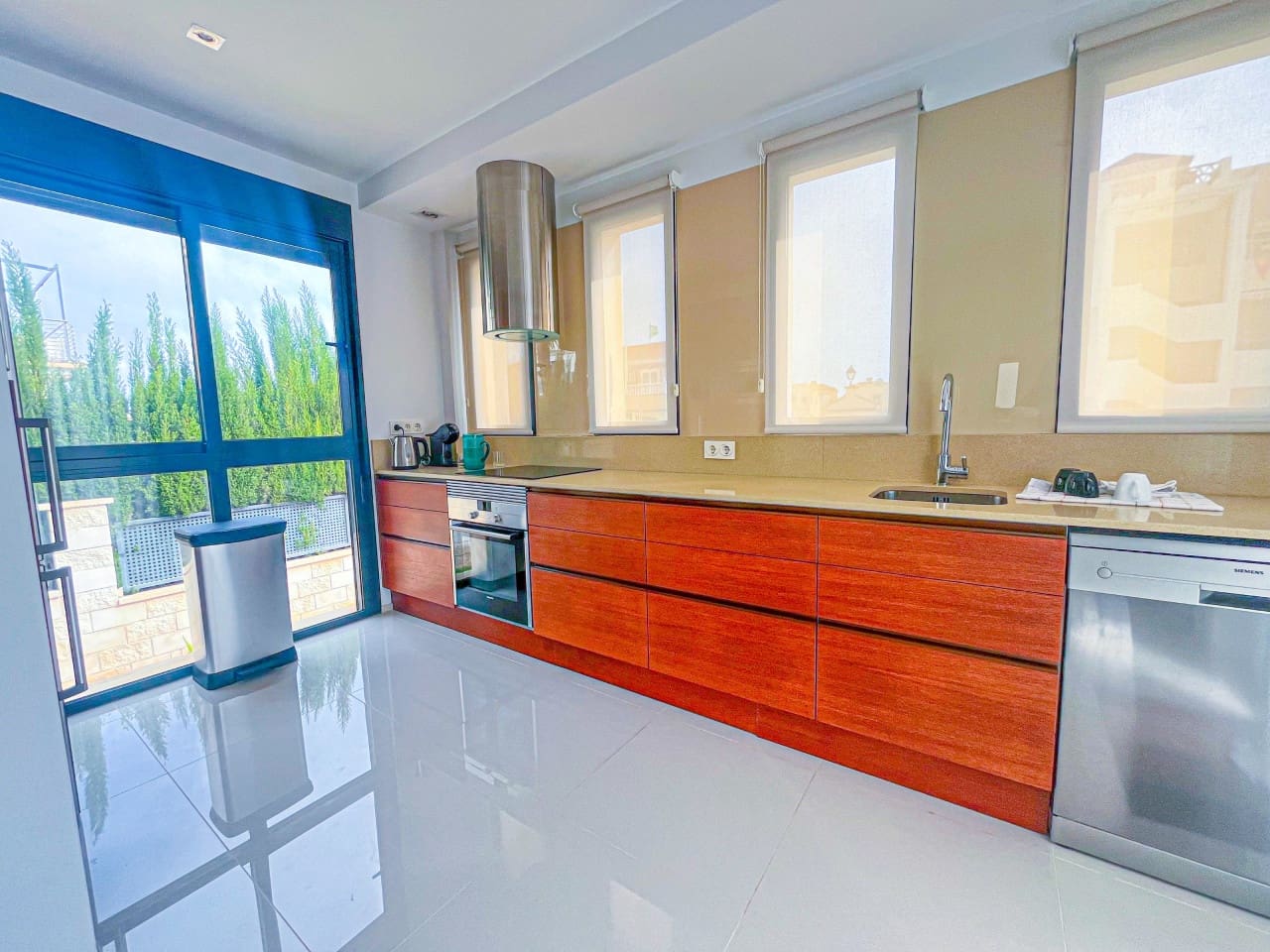 5 makuuhuone Huvila myytävänä paikassa Orihuela Costa mukana uima-altaan - 950 000 € (Ref: 8616705)