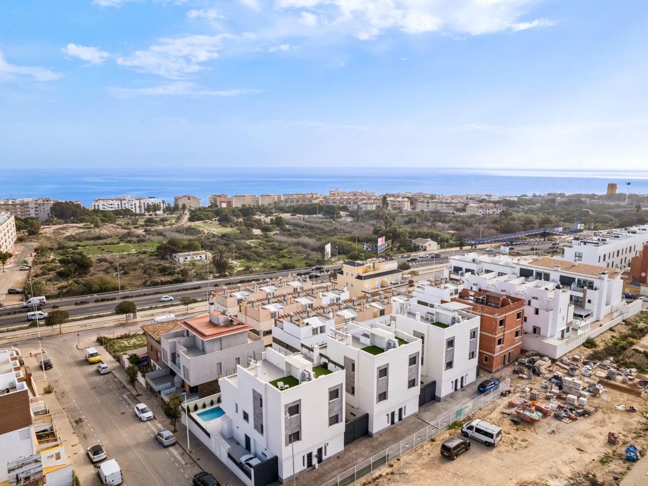 4 slaapkamer Villa te koop in Guardamar del Segura met zwembad - € 507.050 (Ref: 8616709)