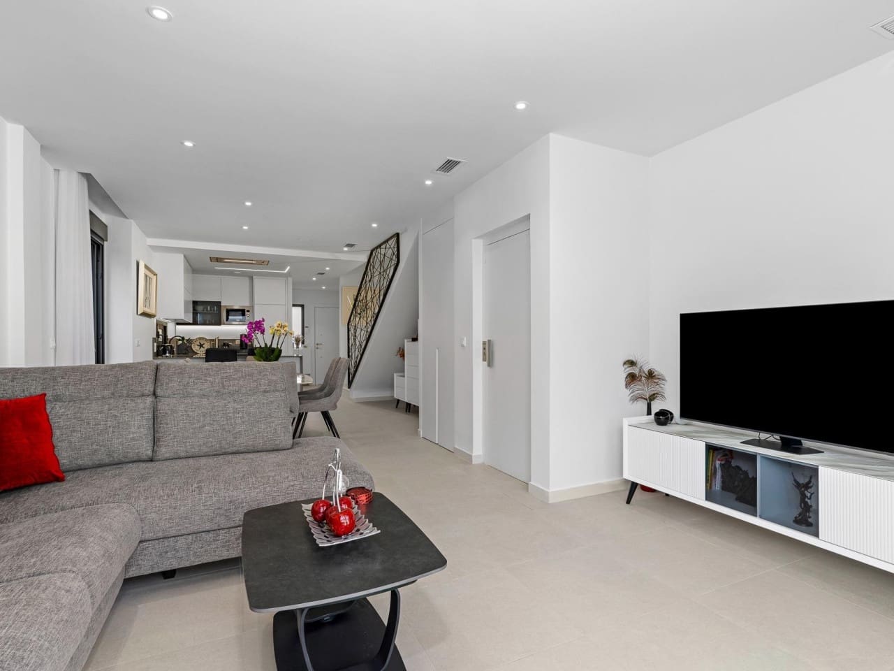 4 slaapkamer Villa te koop in Guardamar del Segura met zwembad - € 507.050 (Ref: 8616709)