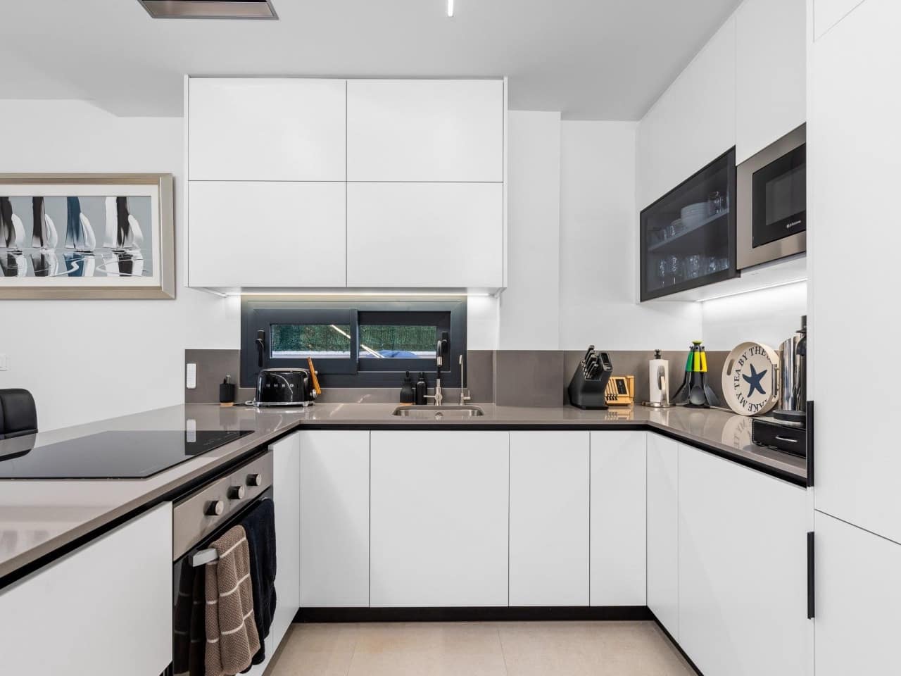 4 slaapkamer Villa te koop in Guardamar del Segura met zwembad - € 507.050 (Ref: 8616709)