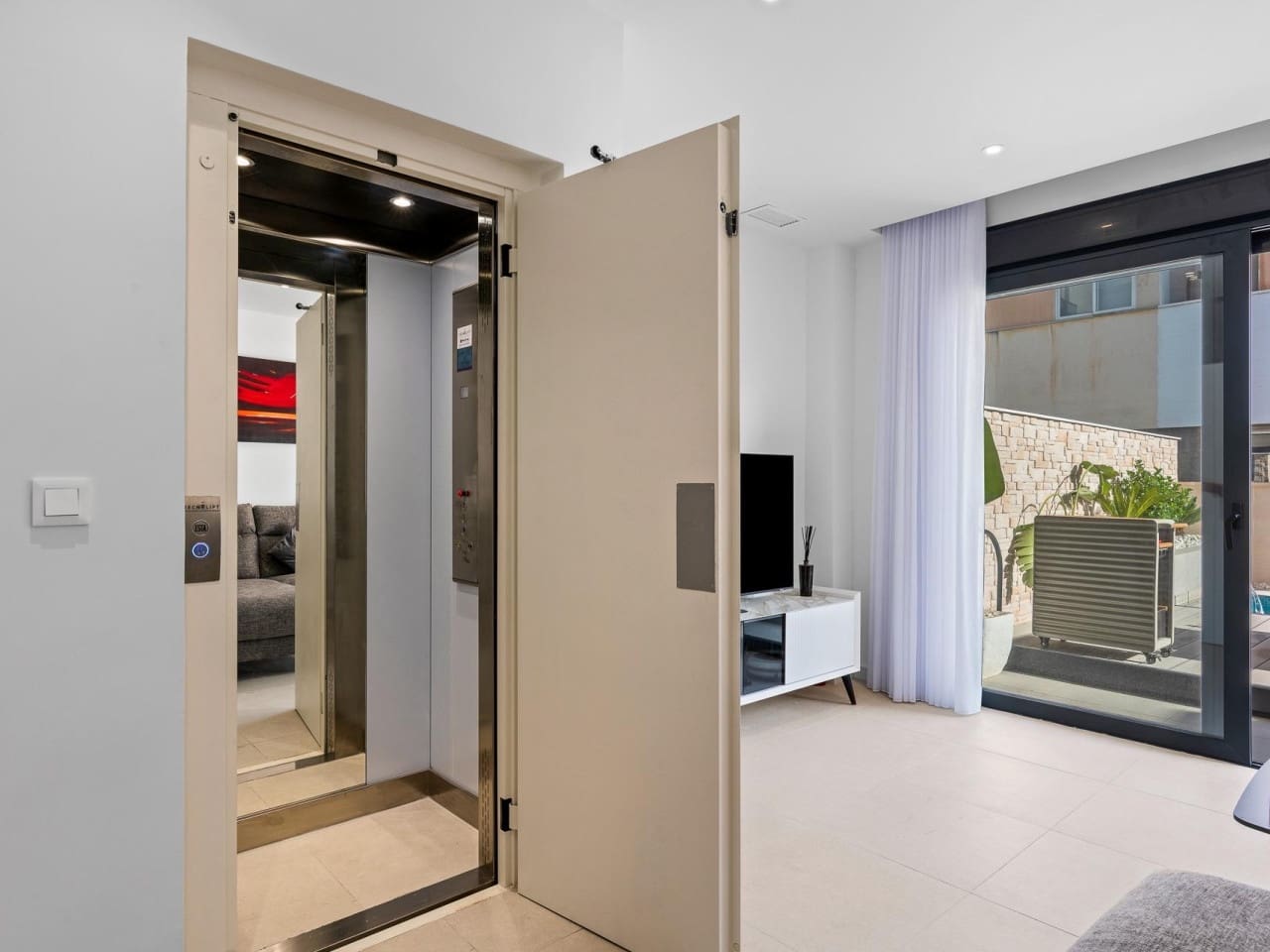 4 slaapkamer Villa te koop in Guardamar del Segura met zwembad - € 507.050 (Ref: 8616709)