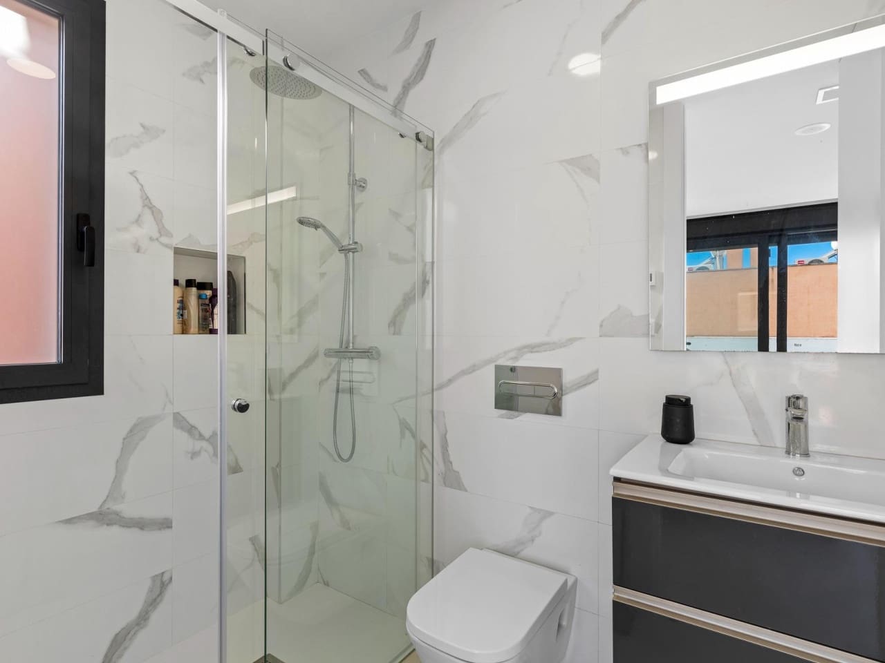 4 slaapkamer Villa te koop in Guardamar del Segura met zwembad - € 507.050 (Ref: 8616709)