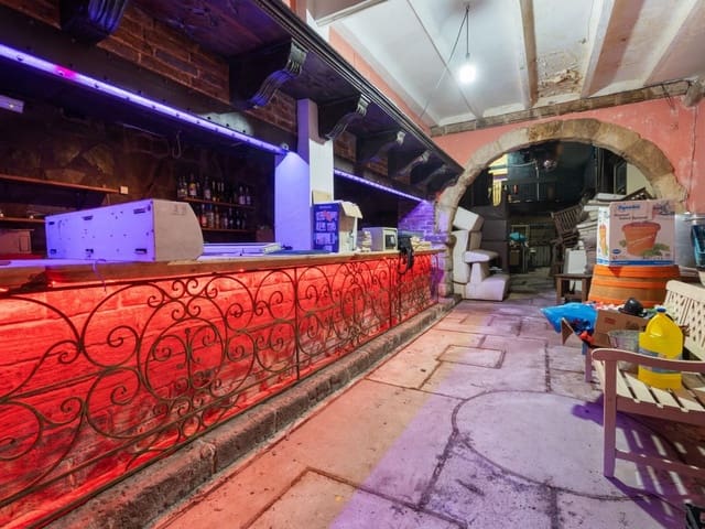 Commercial for sale in Las Piscinas Naturales, Torrevieja - € 499,000 (Ref: 8619820)