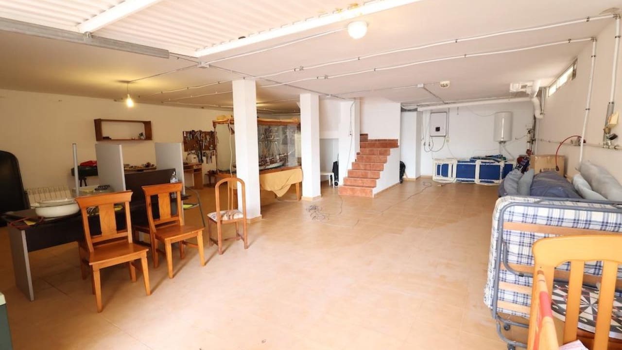 4 makuuhuone Huvila myytävänä paikassa Playa Flamenca mukana uima-altaan - 565 000 € (Ref: 8619823)