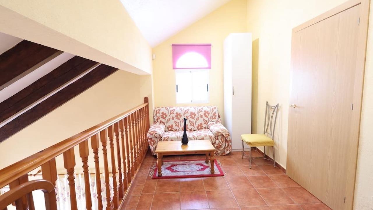 4 makuuhuone Huvila myytävänä paikassa Playa Flamenca mukana uima-altaan - 565 000 € (Ref: 8619823)