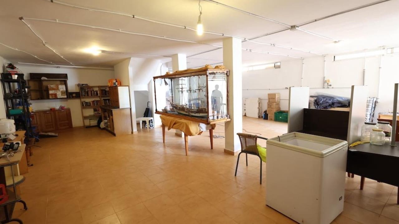 4 makuuhuone Huvila myytävänä paikassa Playa Flamenca mukana uima-altaan - 565 000 € (Ref: 8619823)