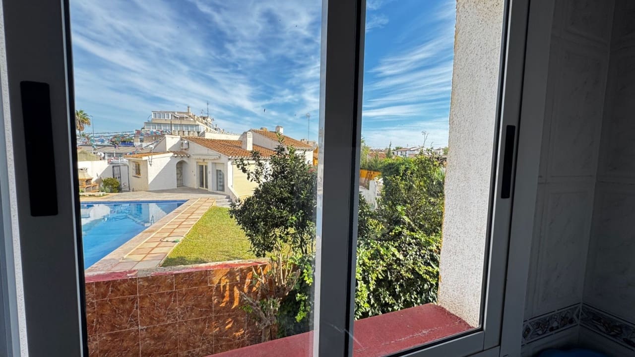 5 camera da letto Villa in vendita in Orihuela Costa - 334.000 € (Rif: 8623707)
