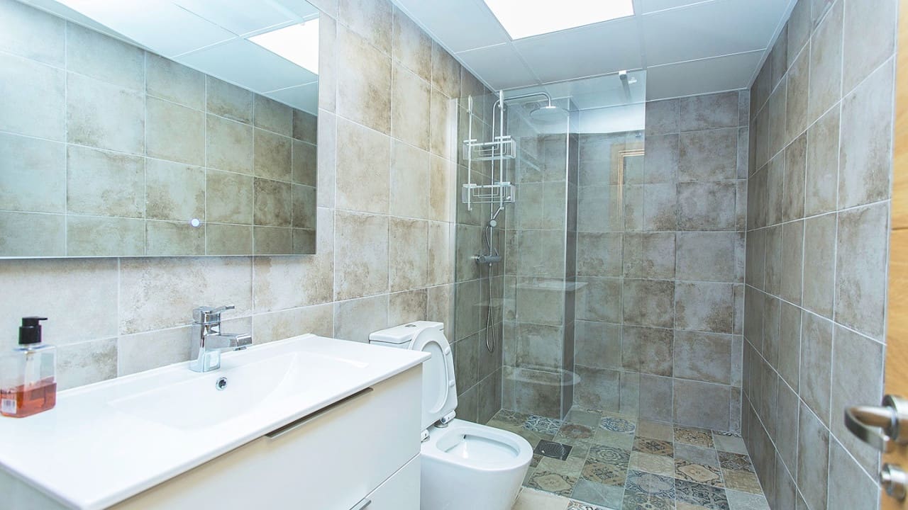 2 bedroom Commercial for sale in Torrevieja - € 165,000 (Ref: 8626202)