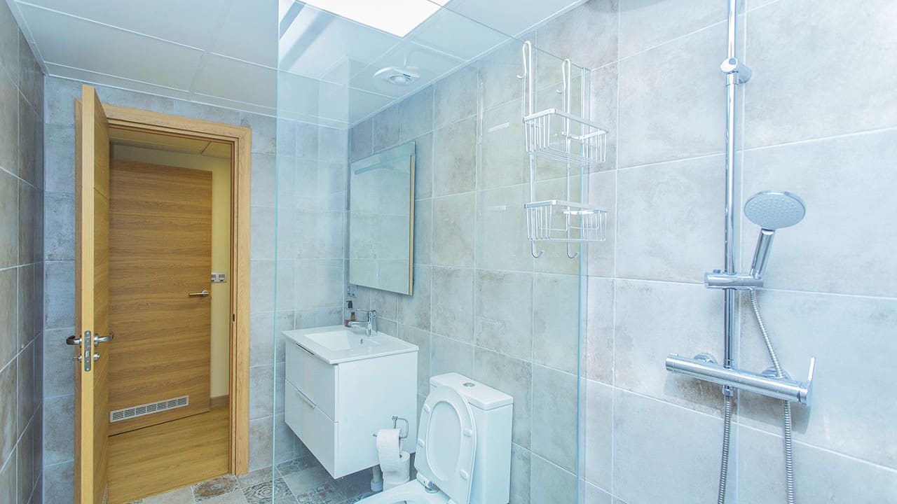 2 bedroom Commercial for sale in Torrevieja - € 165,000 (Ref: 8626202)