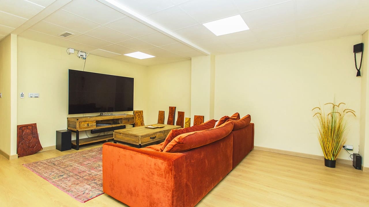 2 bedroom Commercial for sale in Torrevieja - € 165,000 (Ref: 8626202)