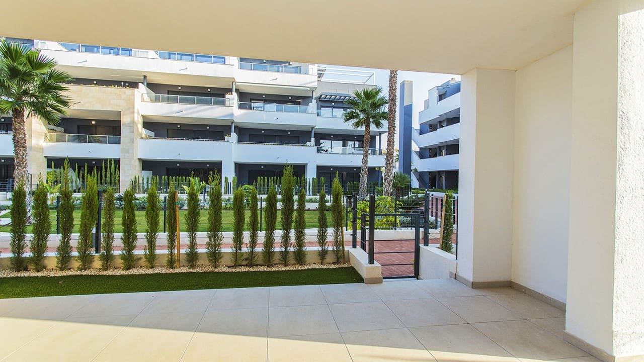 2 sovrum Lägenhet till salu i Playa Flamenca med pool garage - 420 000 € (Ref: 8626204)
